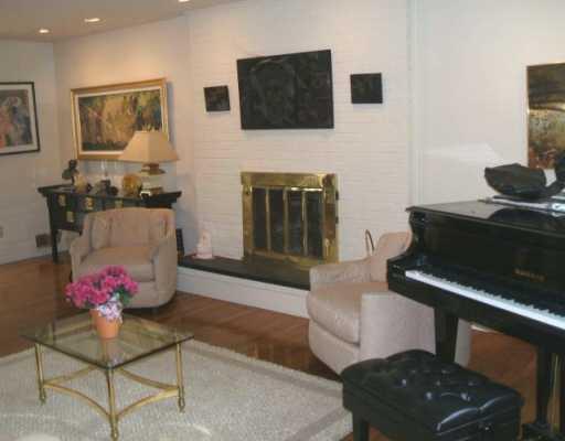 2337 Haymaker Road Monroeville, PA 15146 - Photo 4 of 8 Living Room.