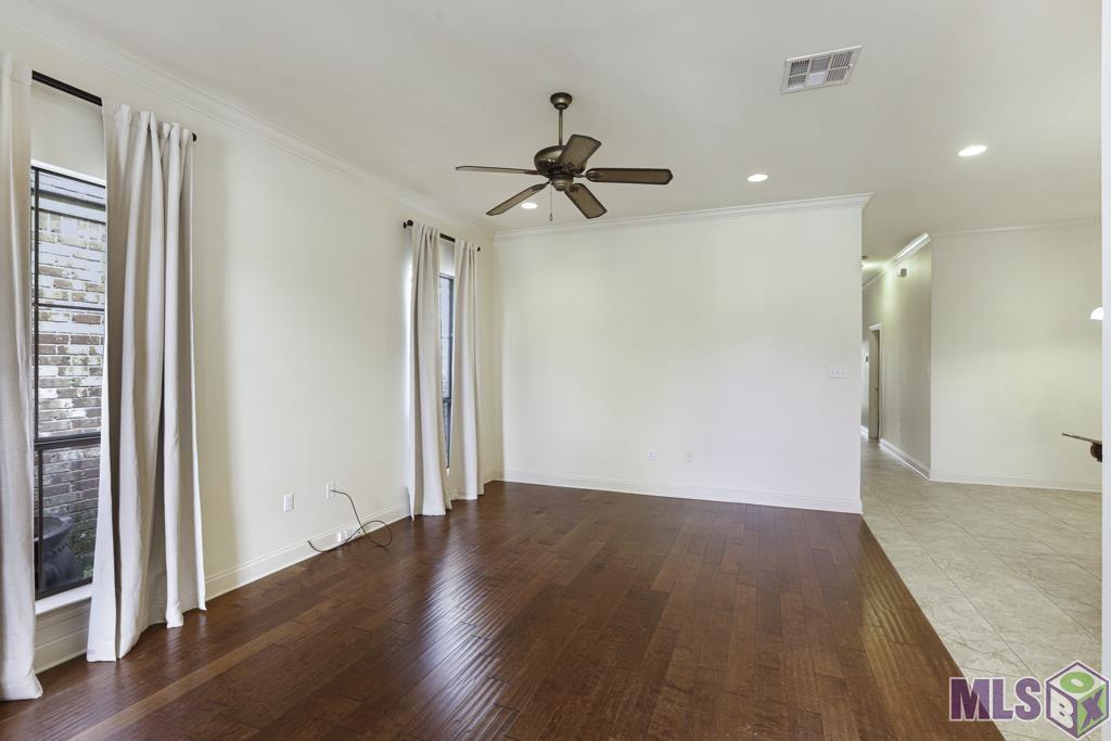 17843 Willow Trail Drive Baton Rouge, LA 70817 - Photo 11 of 27 Living room