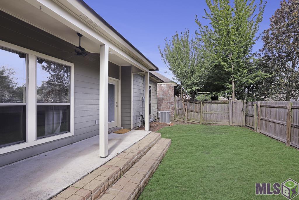 17843 Willow Trail Drive Baton Rouge, LA 70817 - Photo 15 of 27 Patio in yard