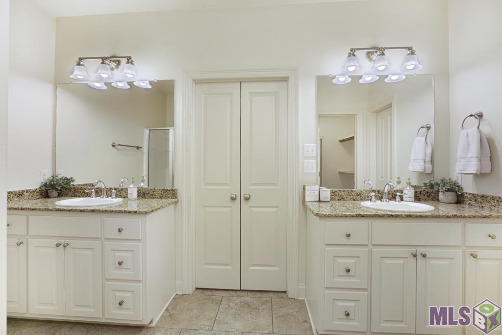 17843 Willow Trail Drive Baton Rouge, LA 70817 - Photo 19 of 27 Primary Bathroom