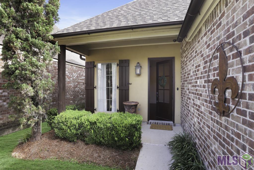 17843 Willow Trail Drive Baton Rouge, LA 70817 - Photo 2 of 27