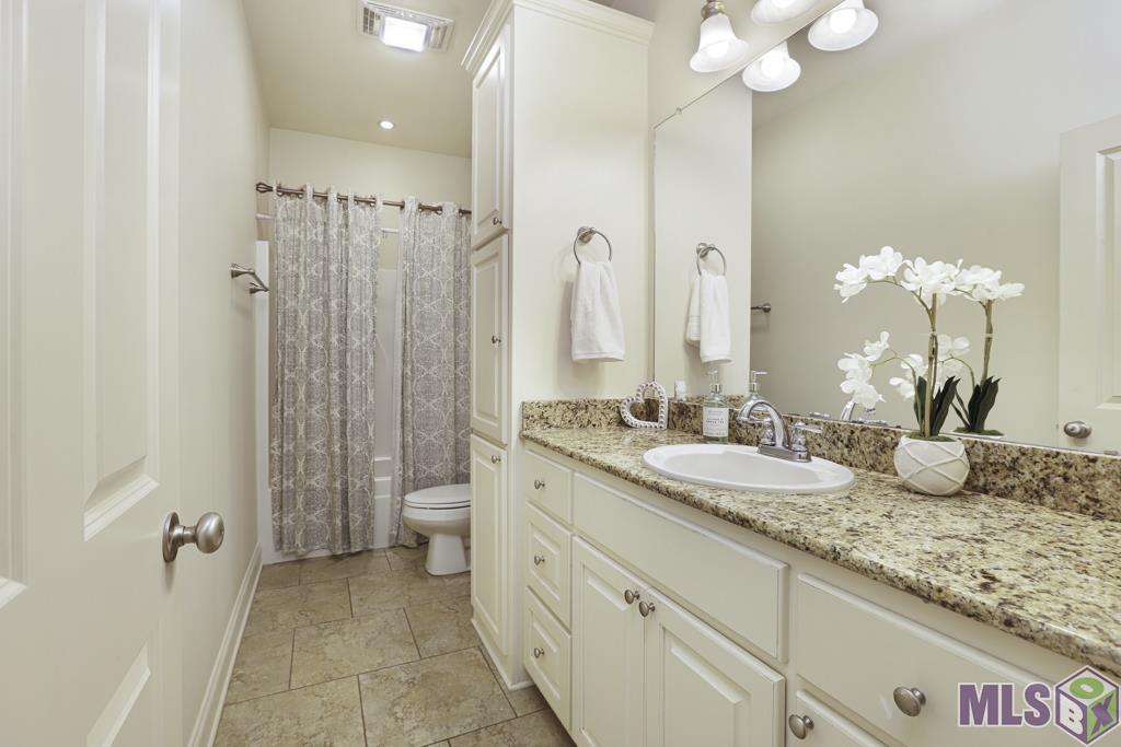 17843 Willow Trail Drive Baton Rouge, LA 70817 - Photo 24 of 27 Bathroom