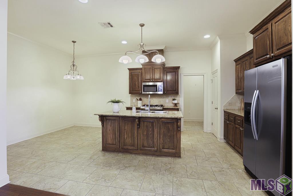 17843 Willow Trail Drive Baton Rouge, LA 70817 - Photo 6 of 27 Kitchen