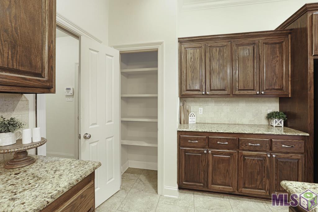 17843 Willow Trail Drive Baton Rouge, LA 70817 - Photo 9 of 27 Pantry