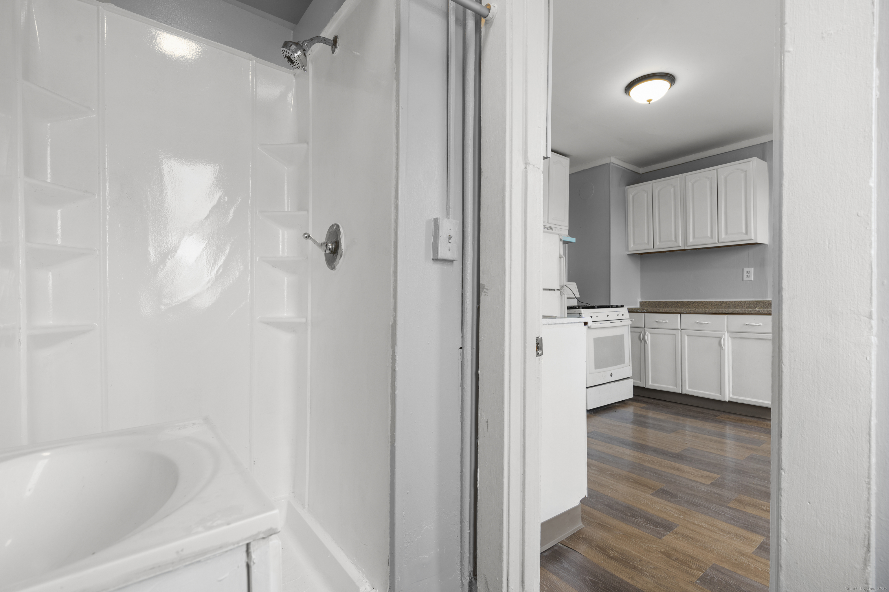 14 Crown Street, Unit 3E New Britain, CT 06053 - Photo 10 of 23