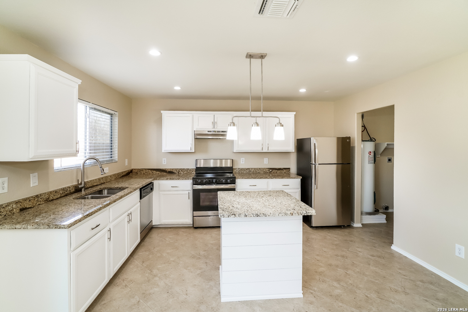 3947 Key W Way Converse, TX 78109 - Photo 6 of 15