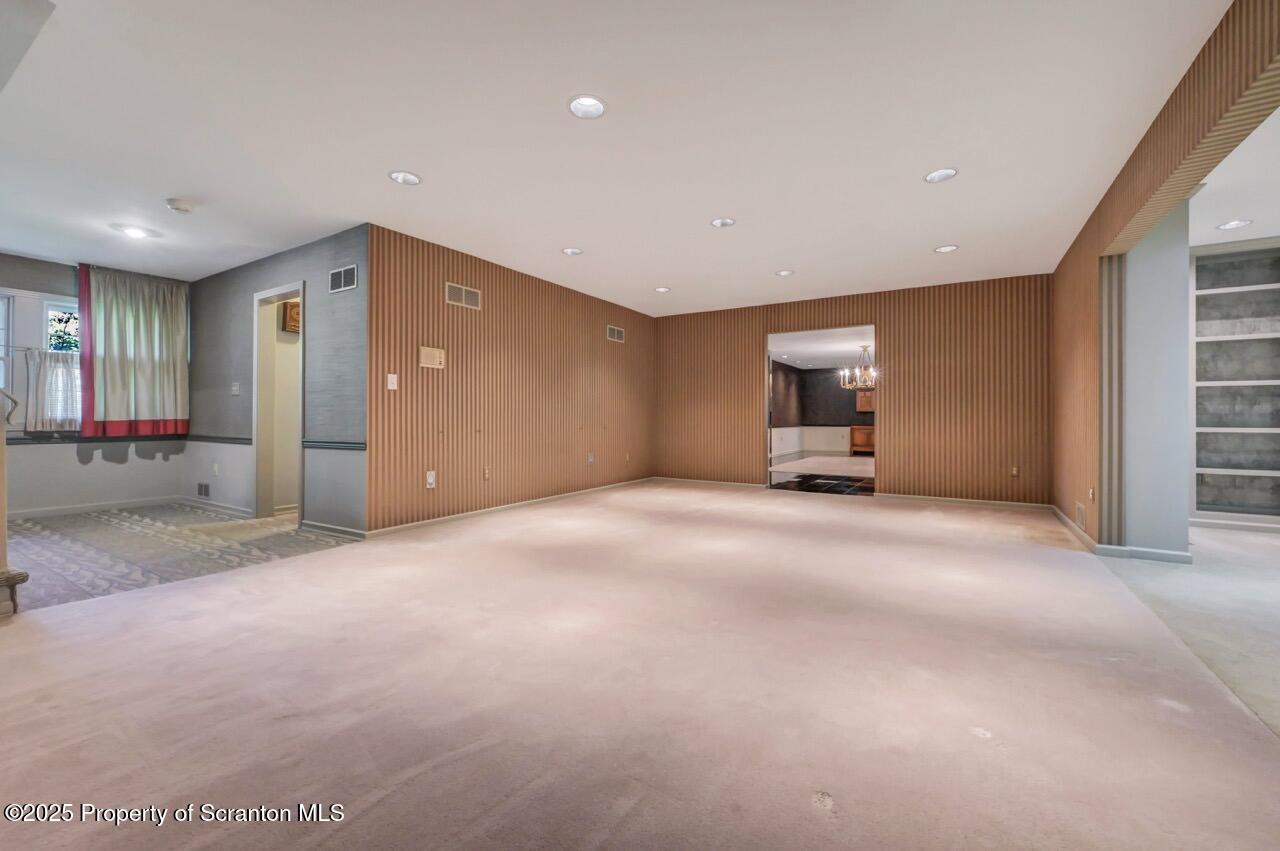 517 Grandview Street Clarks Summit, PA 18411 - Photo 12 of 86 517 Grandview St 11 Large