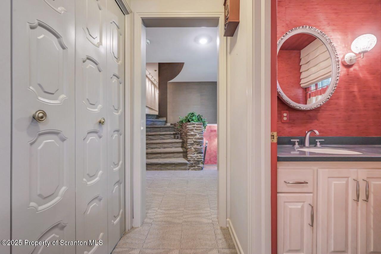 517 Grandview Street Clarks Summit, PA 18411 - Photo 18 of 86 517 Grandview St 17 Large