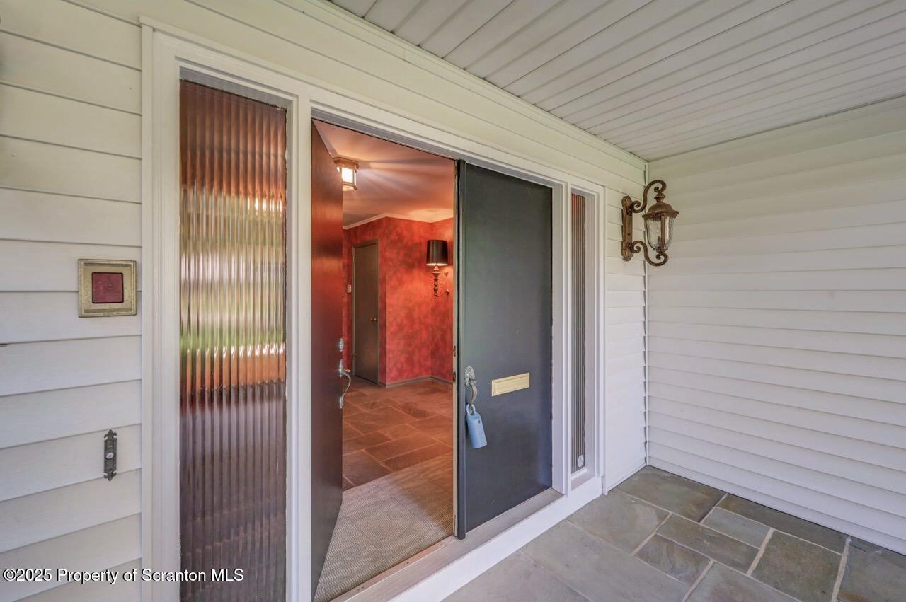 517 Grandview Street Clarks Summit, PA 18411 - Photo 5 of 86 517 Grandview St 04 Large