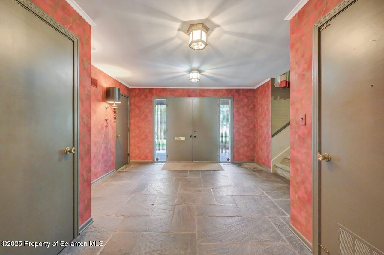 517 Grandview Street Clarks Summit, PA 18411 - Photo 7 of 86 517 Grandview St 06 Large