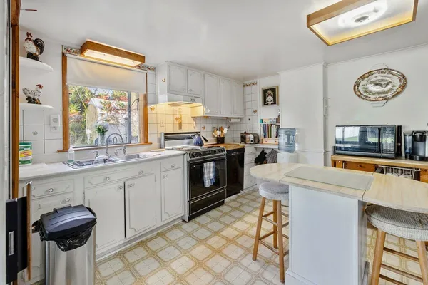 $595,000 | 489 West Shore Road, Isle La Motte, VT 05463