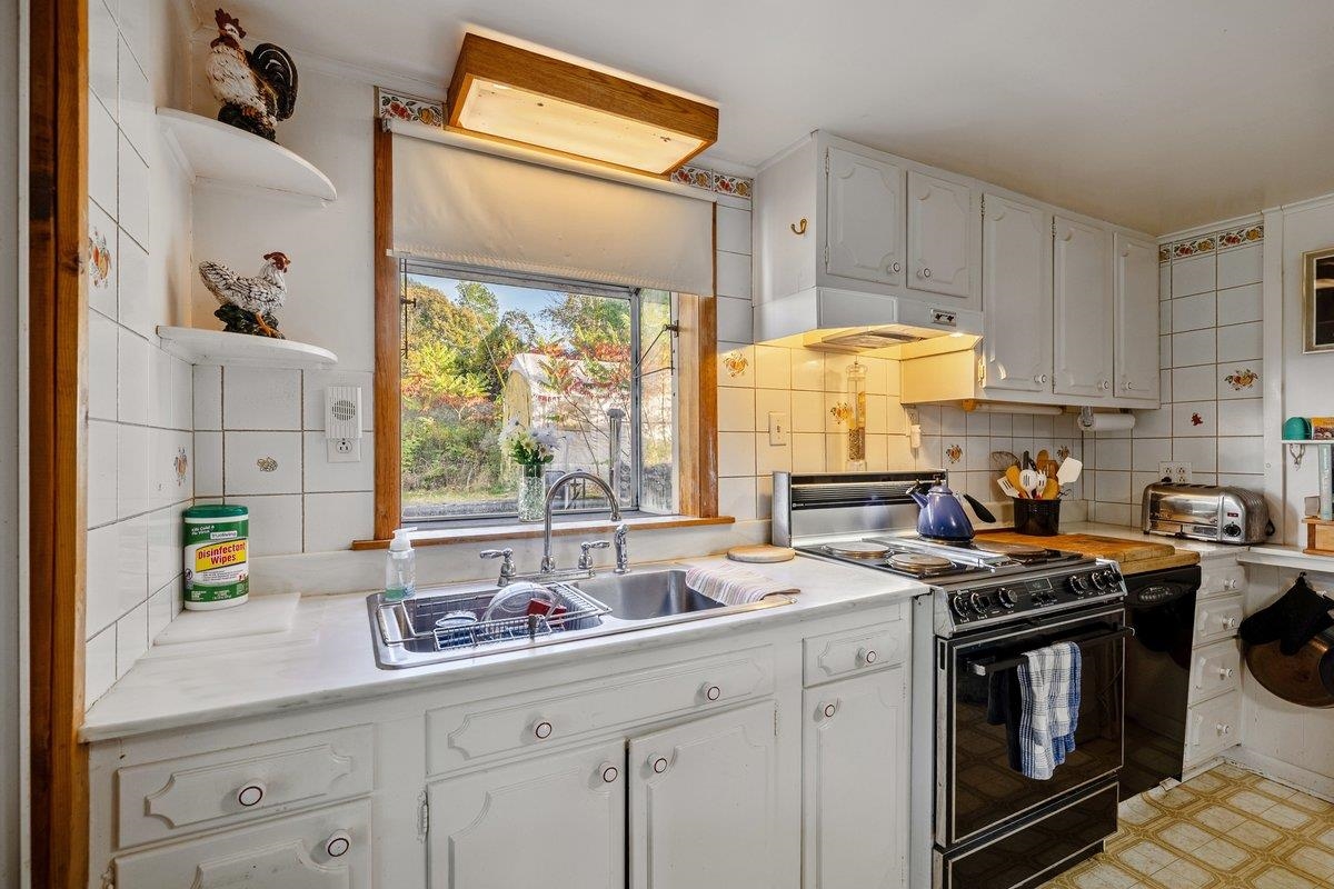 489 West Shore Road Isle La Motte, VT 05463 - Photo 21 of 42