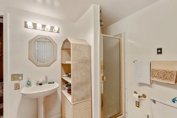 $595,000 | 489 West Shore Road, Isle La Motte, VT 05463