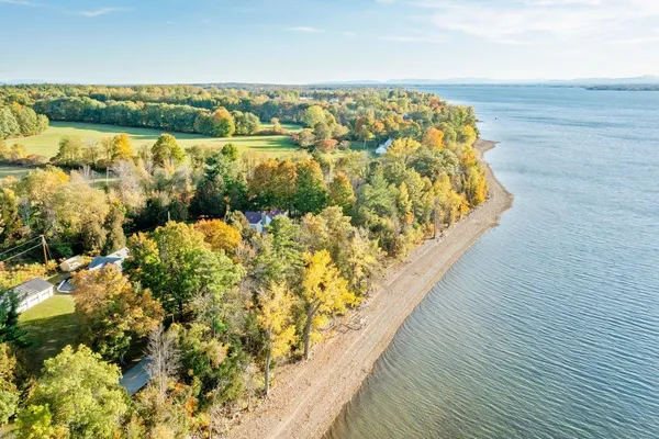 $595,000 | 489 West Shore Road, Isle La Motte, VT 05463