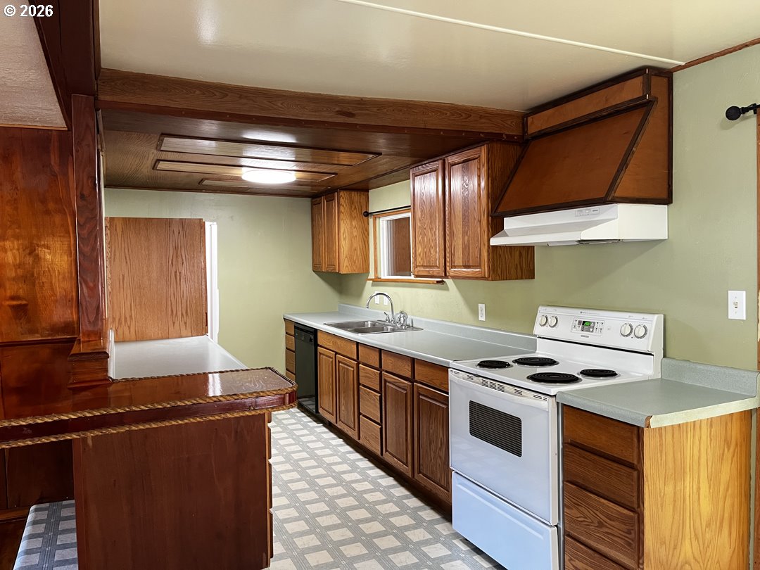 85122 Cedar Drive Florence, OR 97439 - Photo 13 of 46