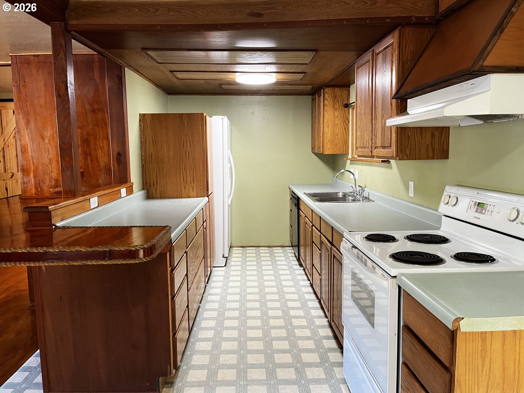 85122 Cedar Drive Florence, OR 97439 - Photo 15 of 46