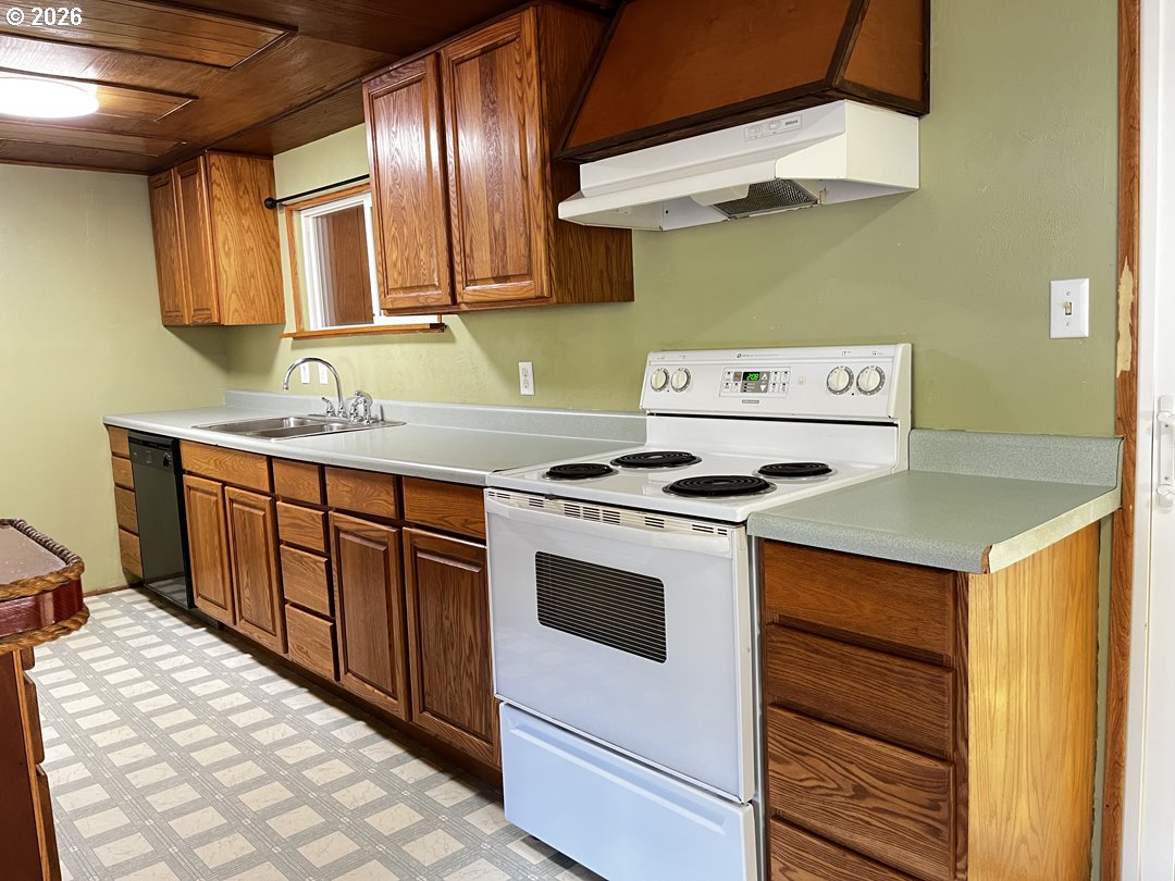 85122 Cedar Drive Florence, OR 97439 - Photo 17 of 46