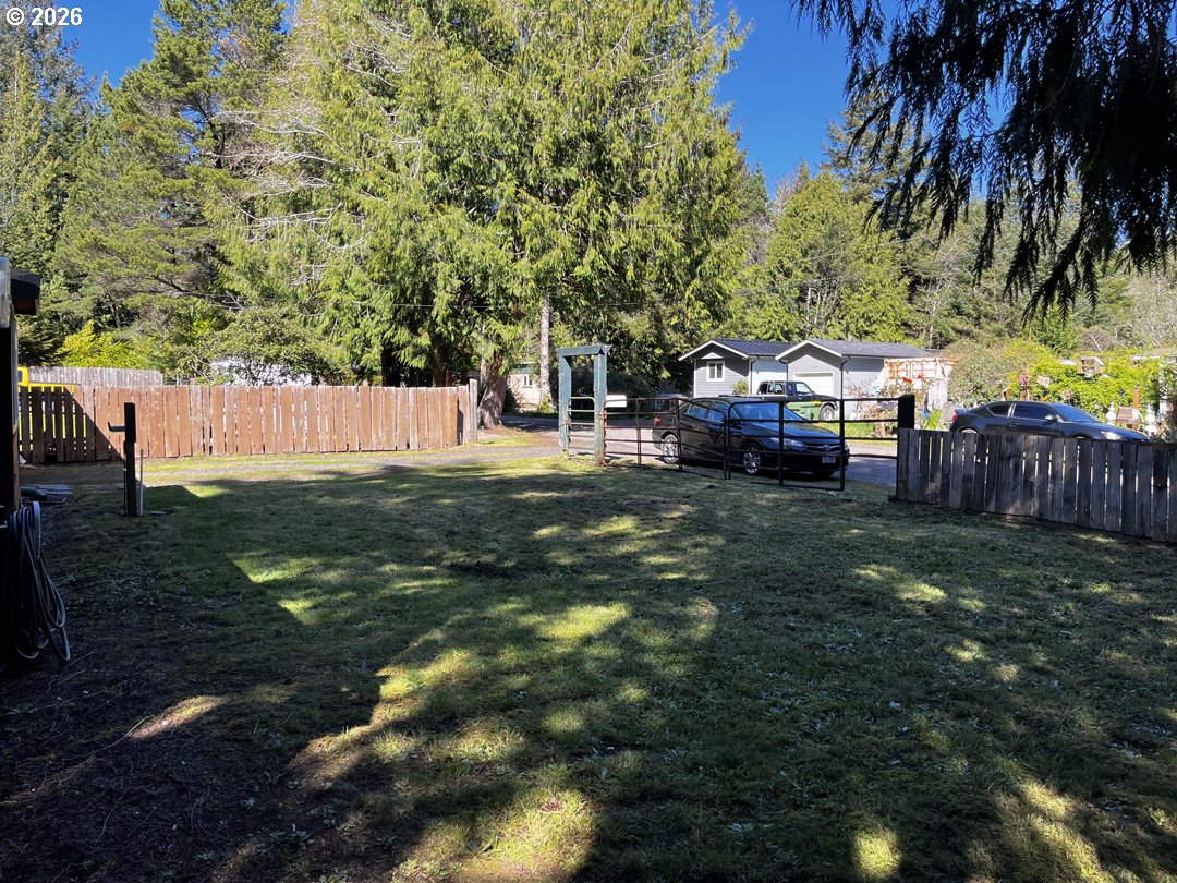 85122 Cedar Drive Florence, OR 97439 - Photo 43 of 46