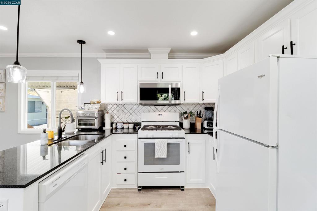 5751 Bridgehead Road Oakley, CA 94509 - Photo 4 of 32