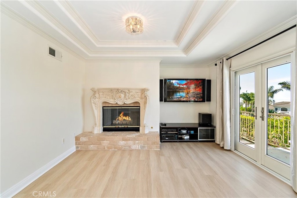 19 Santa Rosa Rolling Hills Estates, CA 90274 - Photo 33 of 62 Primary Suite Sitting Area with fireplace