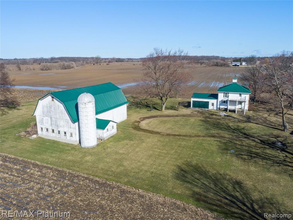 1136 South Nichols Road Flushing, MI 48433 - Photo 2 of 58