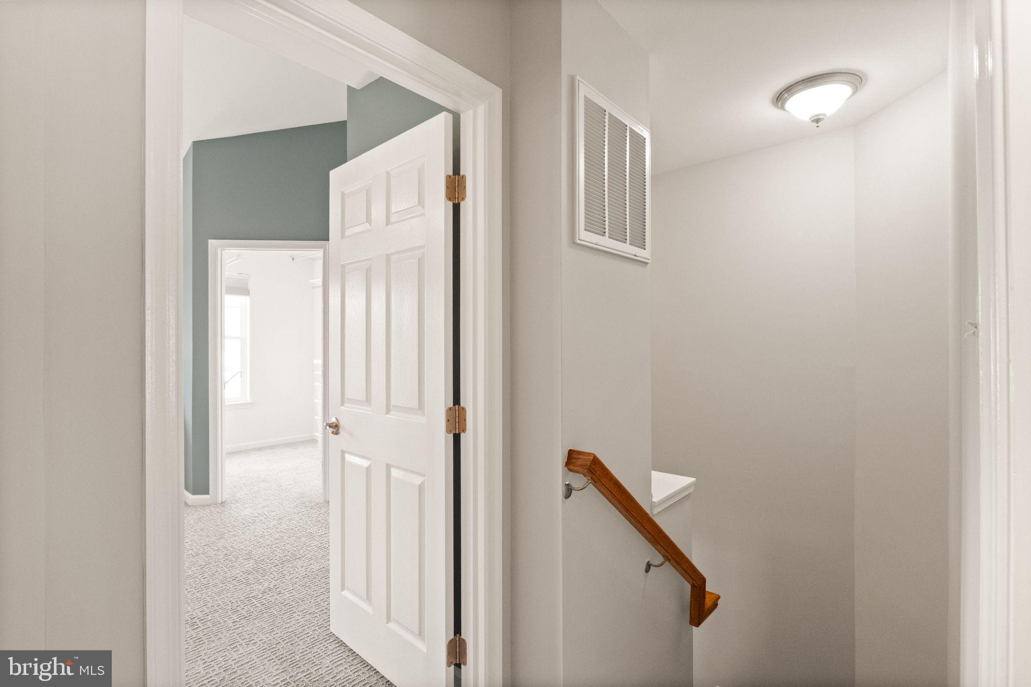 7015 Trek Way Gainesville, VA 20155 - Photo 21 of 56 Welcome to the upper level
