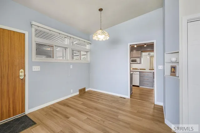 $475,000 | 370 North State Street, Shelley, ID 83274