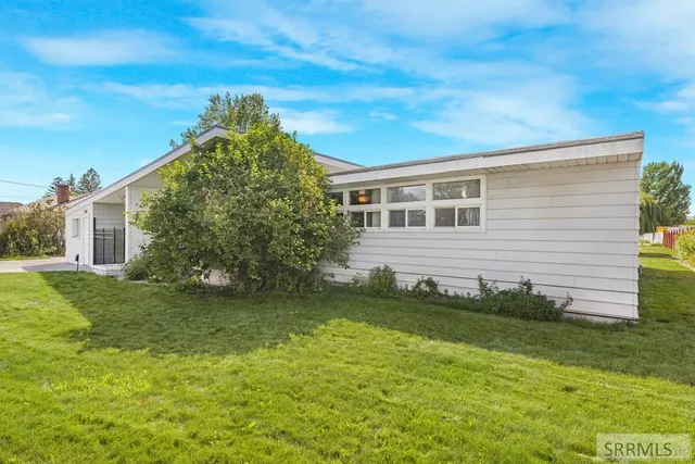 $475,000 | 370 North State Street, Shelley, ID 83274