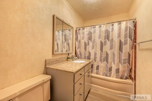 $475,000 | 370 North State Street, Shelley, ID 83274