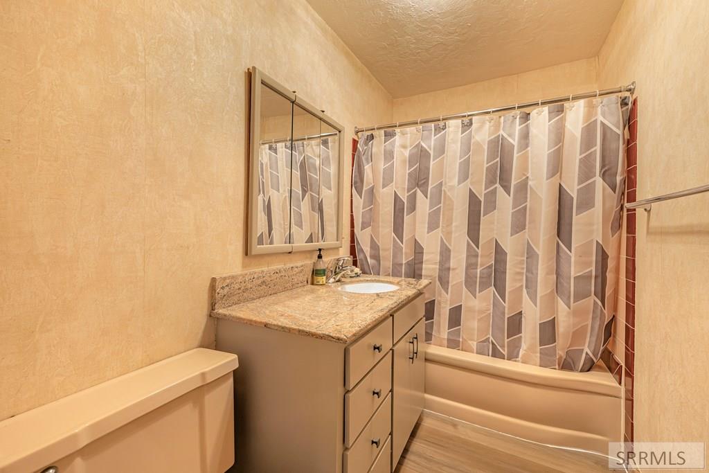 370 North State Street Shelley, ID 83274 - Photo 25 of 66 Bath 1