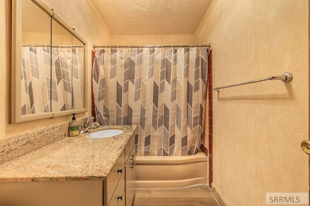 370 North State Street Shelley, ID 83274 - Photo 26 of 66 Bath 1