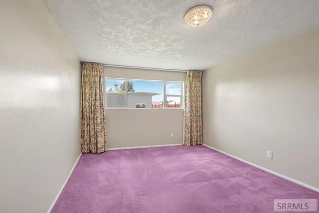 $475,000 | 370 North State Street, Shelley, ID 83274