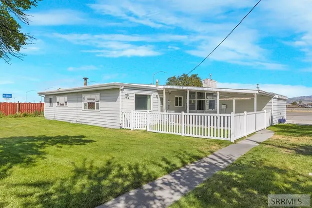 $475,000 | 370 North State Street, Shelley, ID 83274