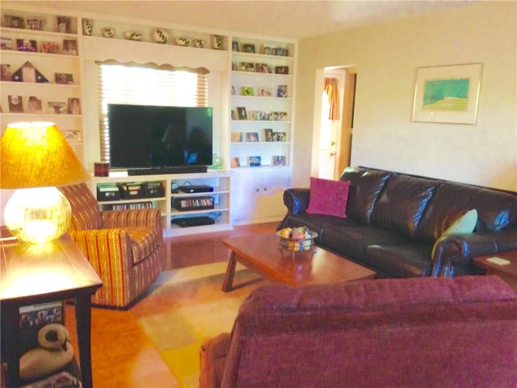 318 Edgewood Road Forest Hills, PA 15221 - Photo 3 of 22 Gallery Image 3