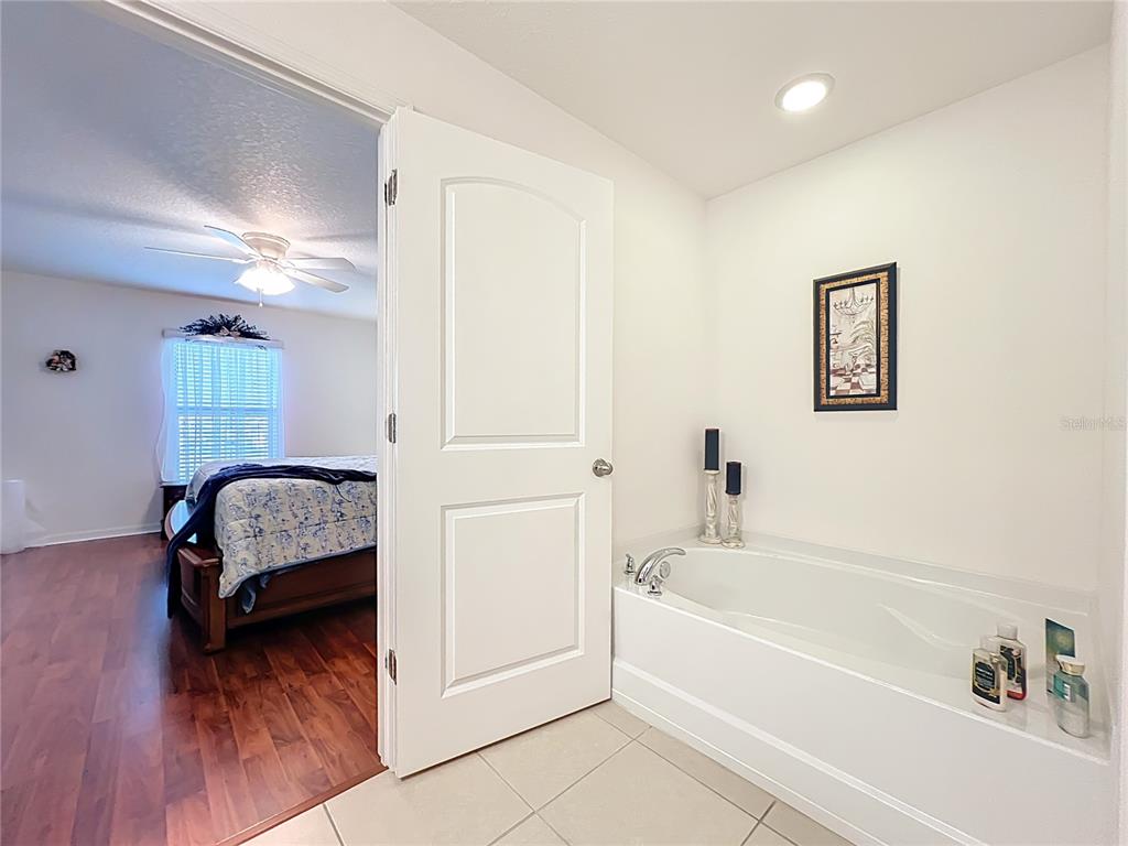 817 Laurel View Way Groveland, FL 34736 - Photo 23 of 55