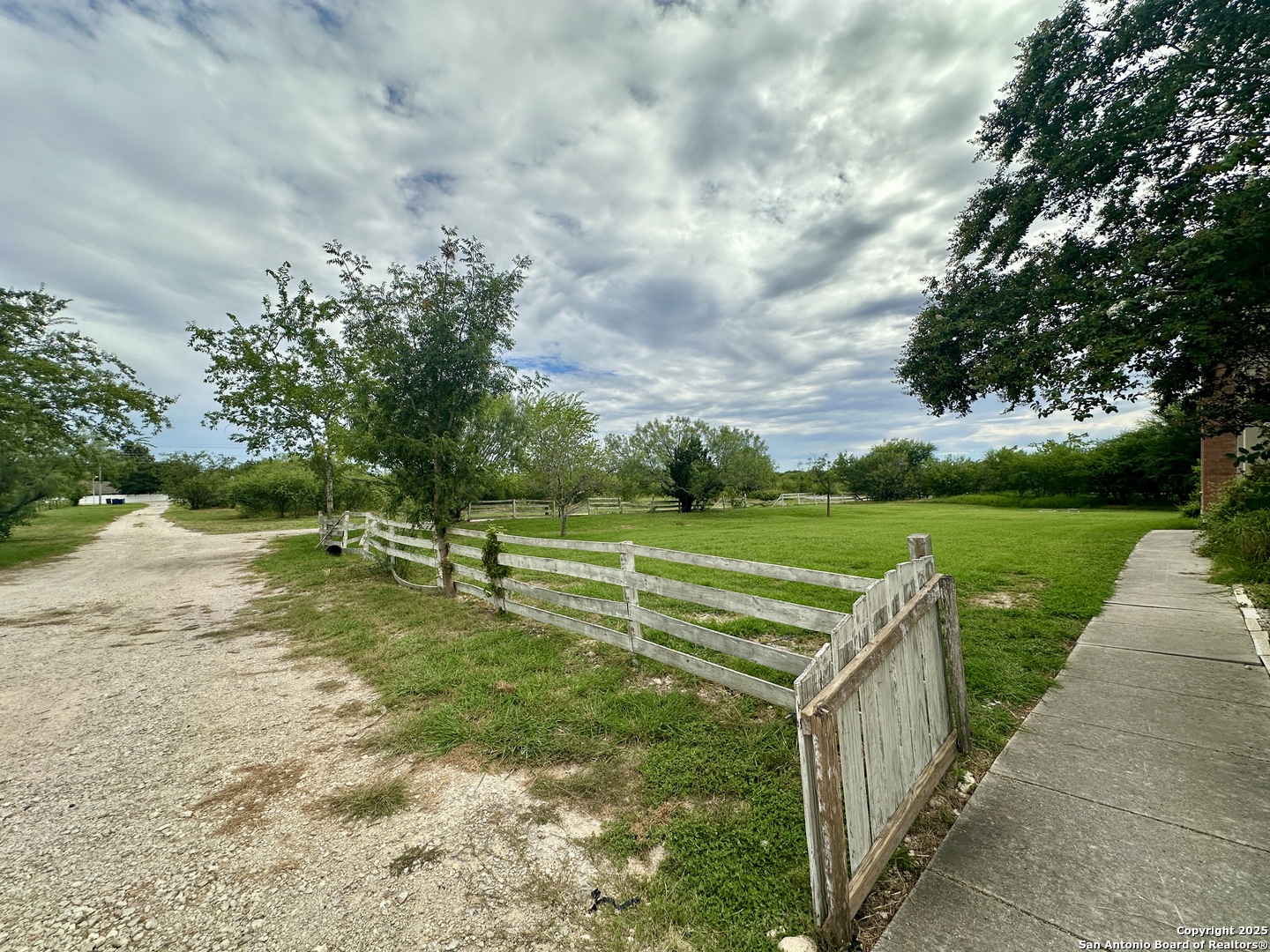 2321 Green Valley Road Cibolo, TX 78108 - Photo 11 of 50