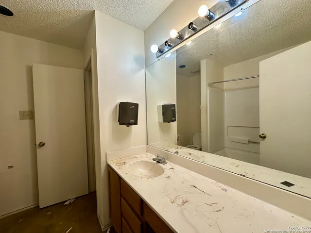 $595,000 | 2321 Green Valley Road, Cibolo, TX 78108