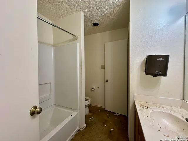 $595,000 | 2321 Green Valley Road, Cibolo, TX 78108