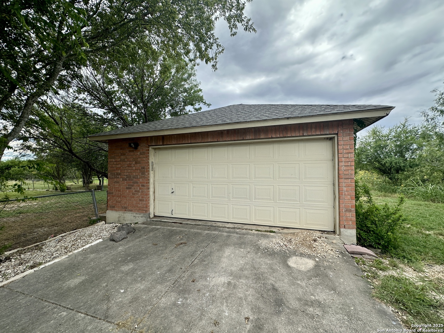 2321 Green Valley Road Cibolo, TX 78108 - Photo 10 of 50