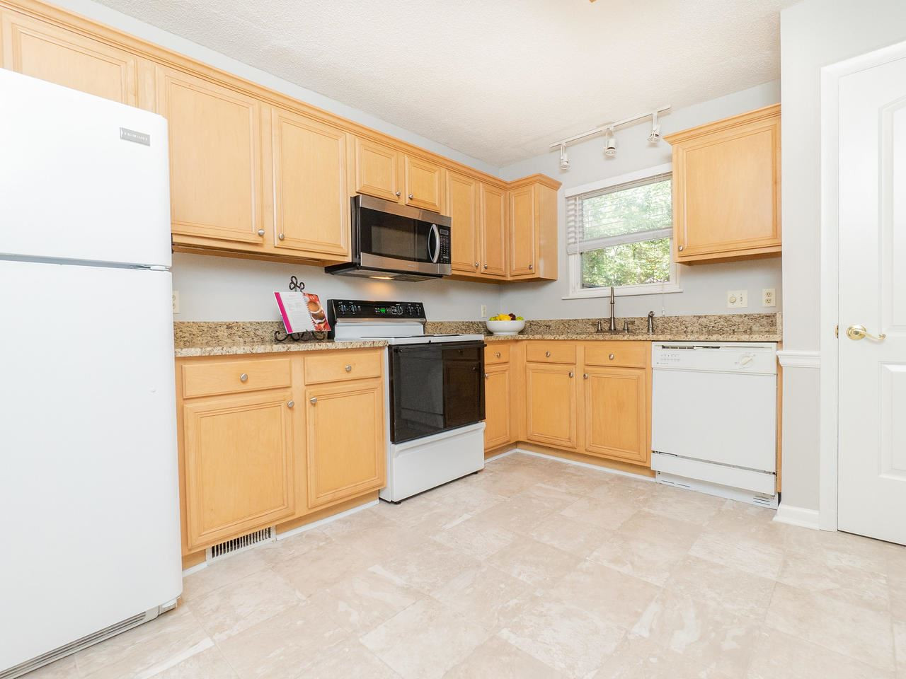 3949 Wendy Lane, Unit UN3D2 Raleigh, NC 27606 - Photo 14 of 27 Kitchen