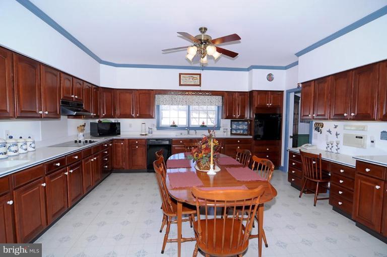 3940 Sells Mill Road Taneytown, MD 21787 - Photo 10 of 28 Kitchen