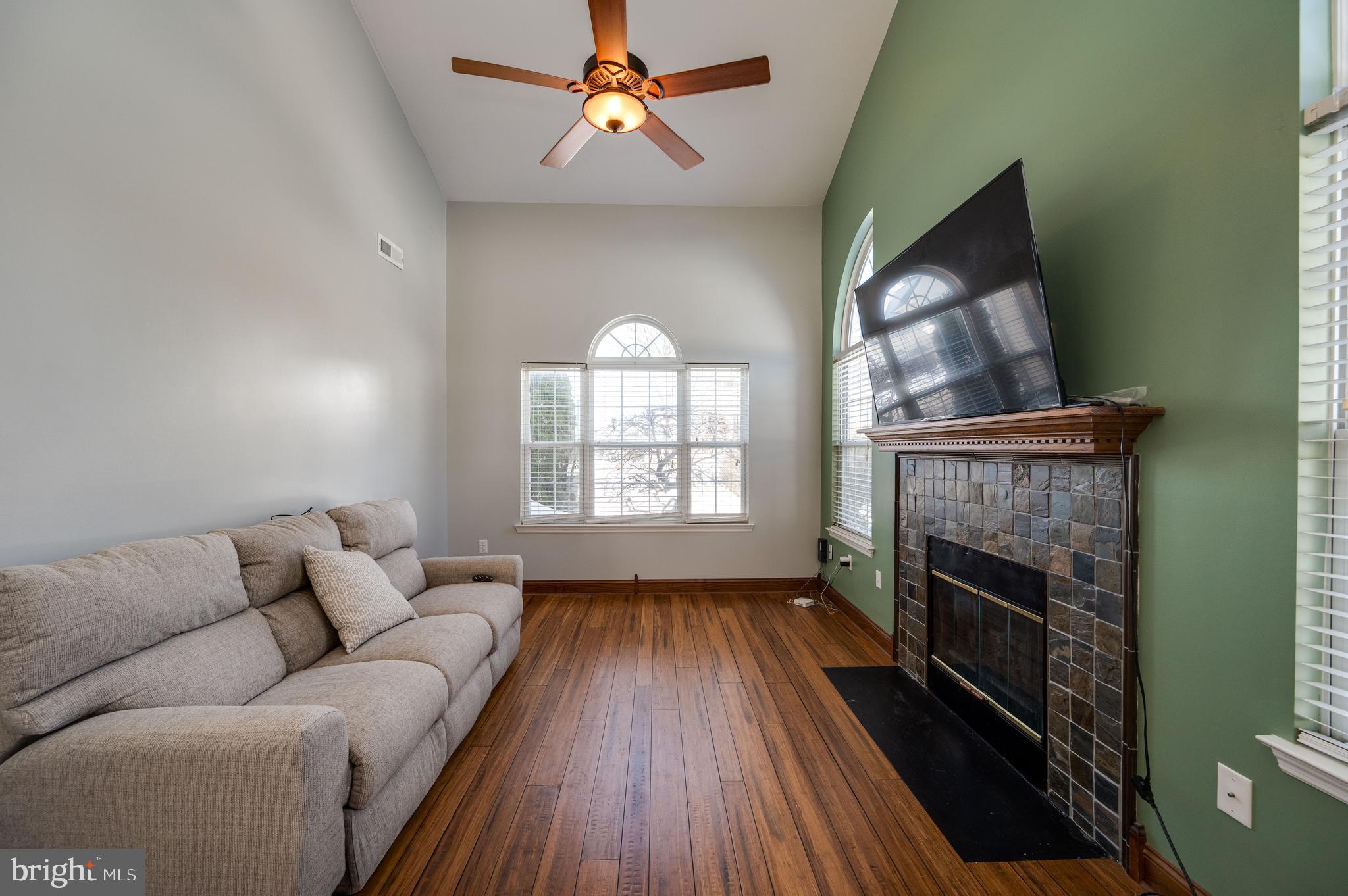 124 Hickory Lane Reading, PA 19610 - Photo 7 of 55 Vaulted ceilings