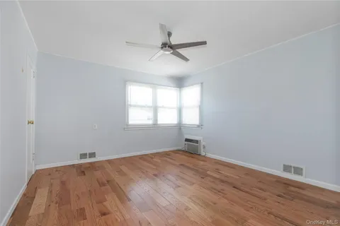 $3,000 | 67-27 211th Street | Oakland Gardens