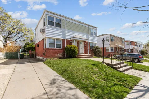 $3,000 | 67-27 211th Street | Oakland Gardens