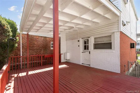 $3,000 | 67-27 211th Street | Oakland Gardens