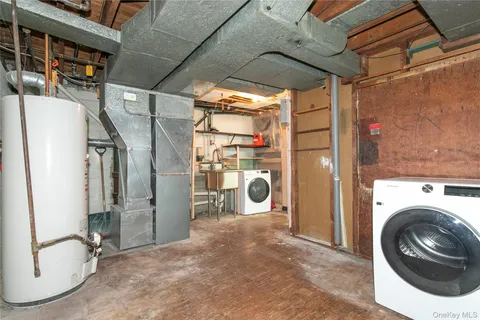 $3,000 | 67-27 211th Street | Oakland Gardens