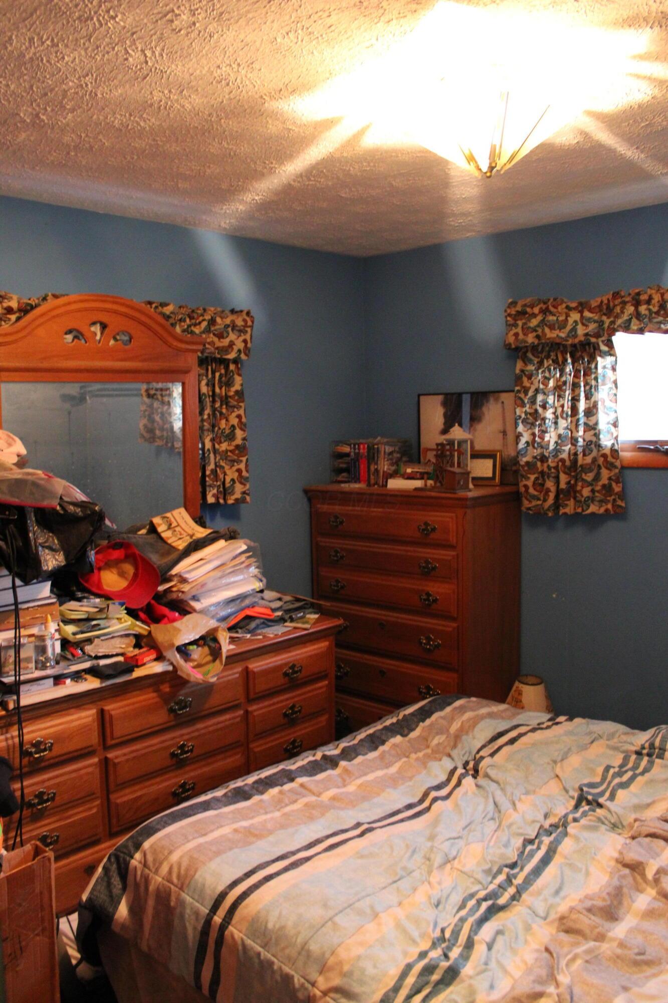 3270 Riverside Airport Road Zanesville, OH 43701 - Photo 20 of 24 Bedroom 2