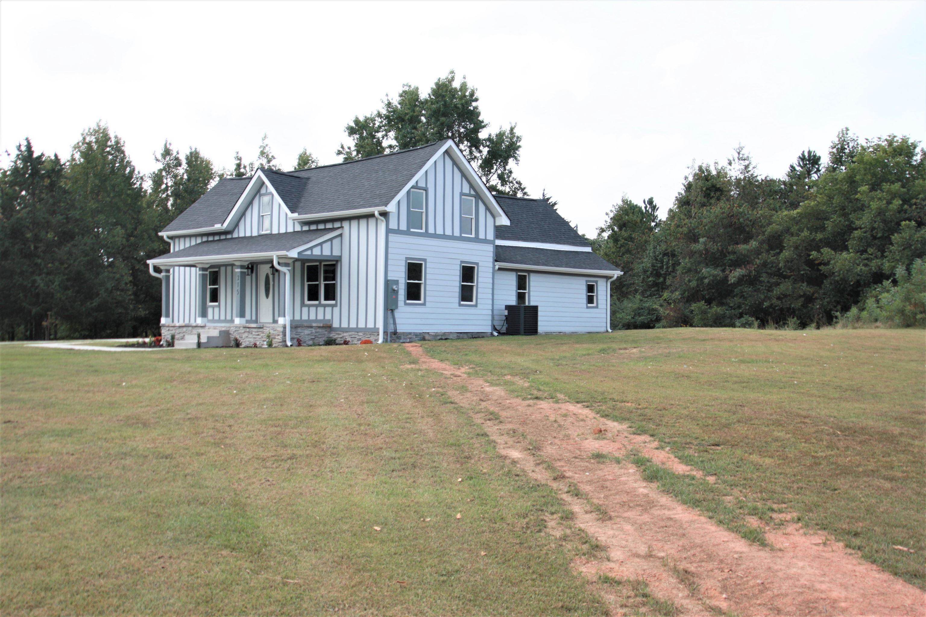 215 East Frontage Road Campobello, SC 29322 - Photo 6 of 36