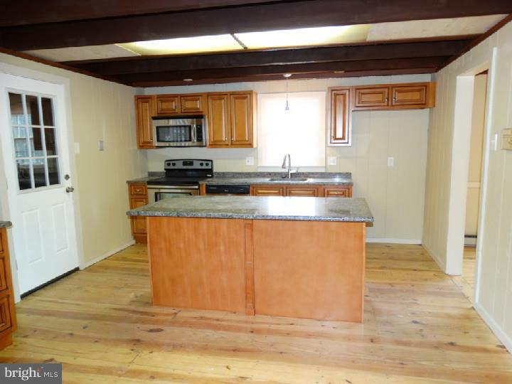 1406 Newman Road Pennsburg, PA 18073 - Photo 10 of 18 Gallery Image 10