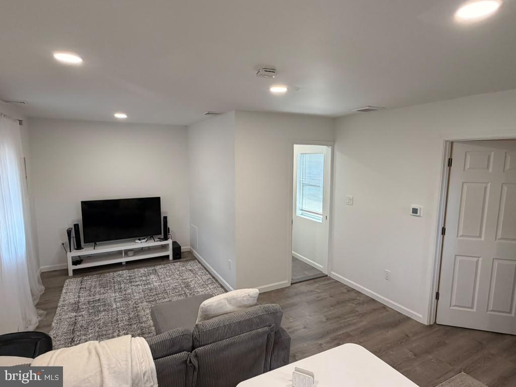 564 Street Road Southampton, PA 18966 - Photo 4 of 13 Gallery Image 4